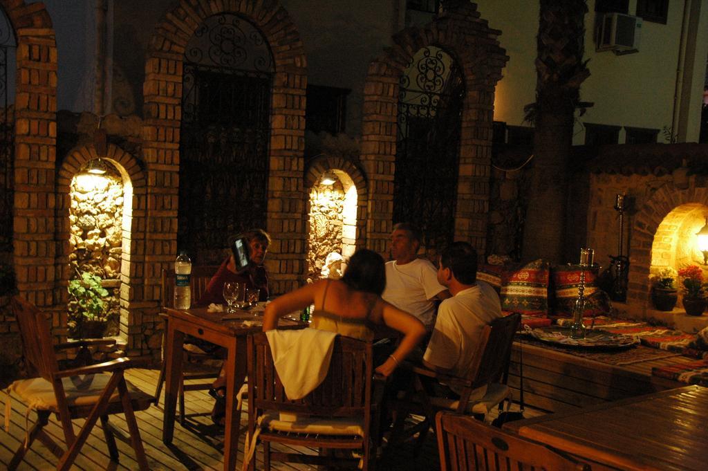 Mavi & Ani Pansiyon Antalya Rum bild