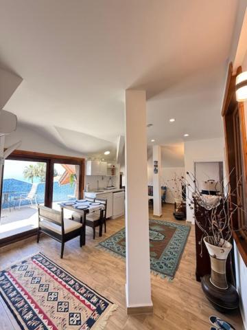Mavi & Ani Pansiyon Antalya Exteriör bild