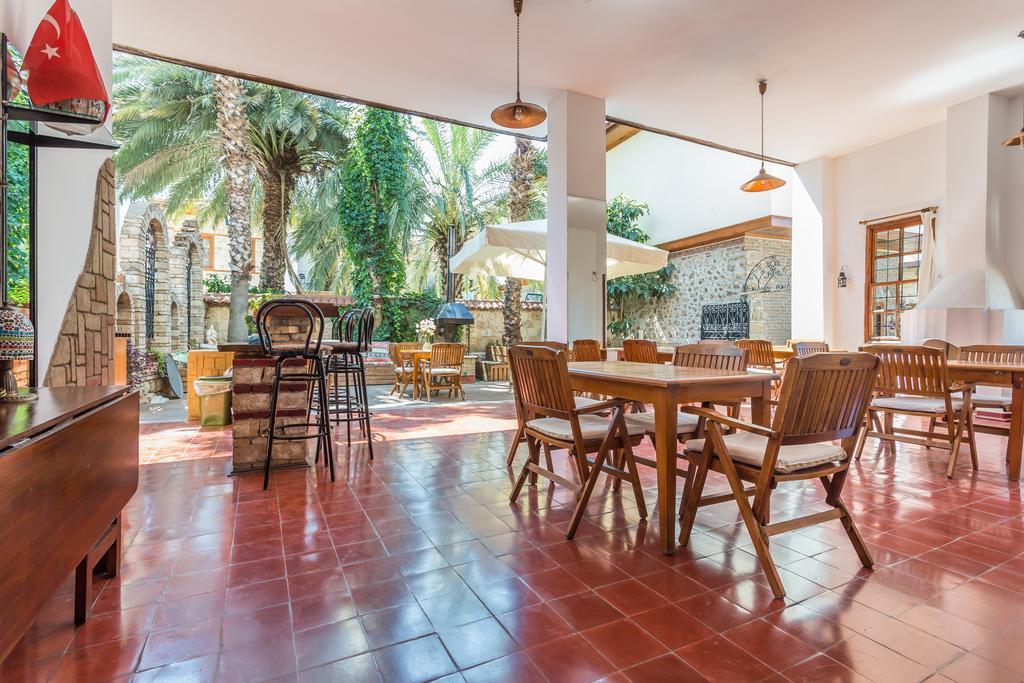 Mavi & Ani Pansiyon Antalya Exteriör bild
