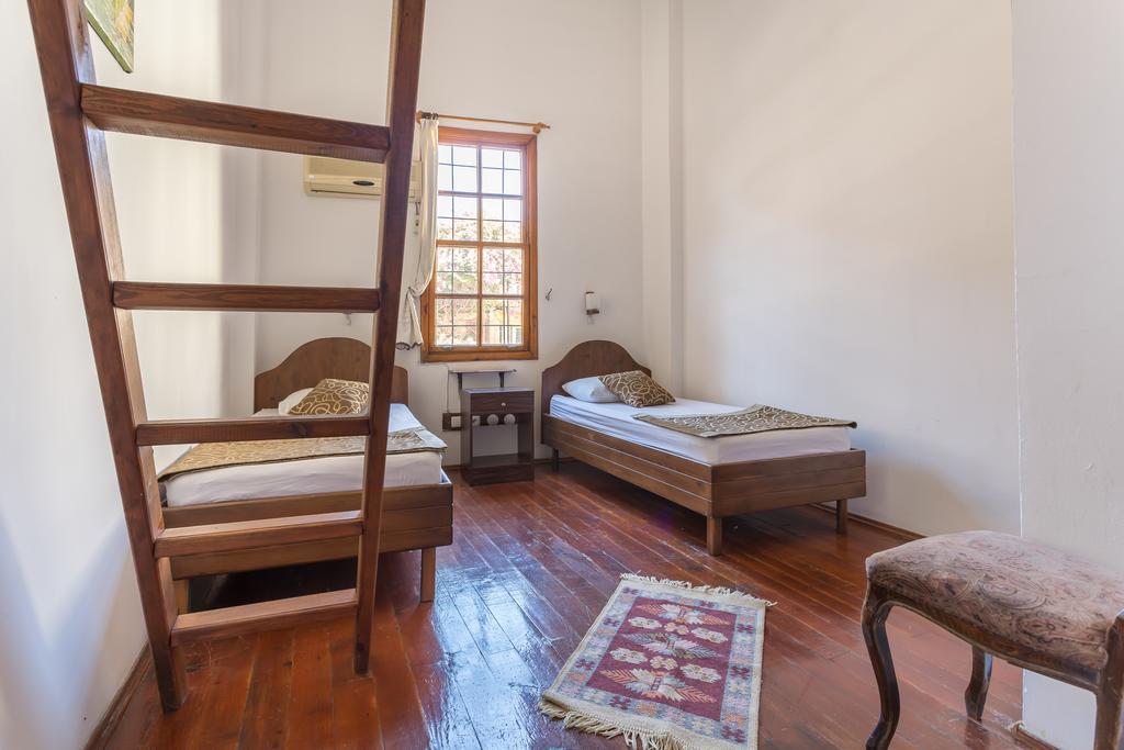 Mavi & Ani Pansiyon Antalya Exteriör bild