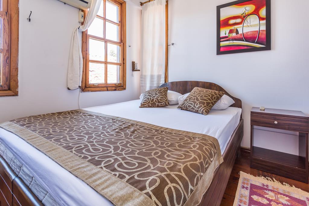 Mavi & Ani Pansiyon Antalya Exteriör bild