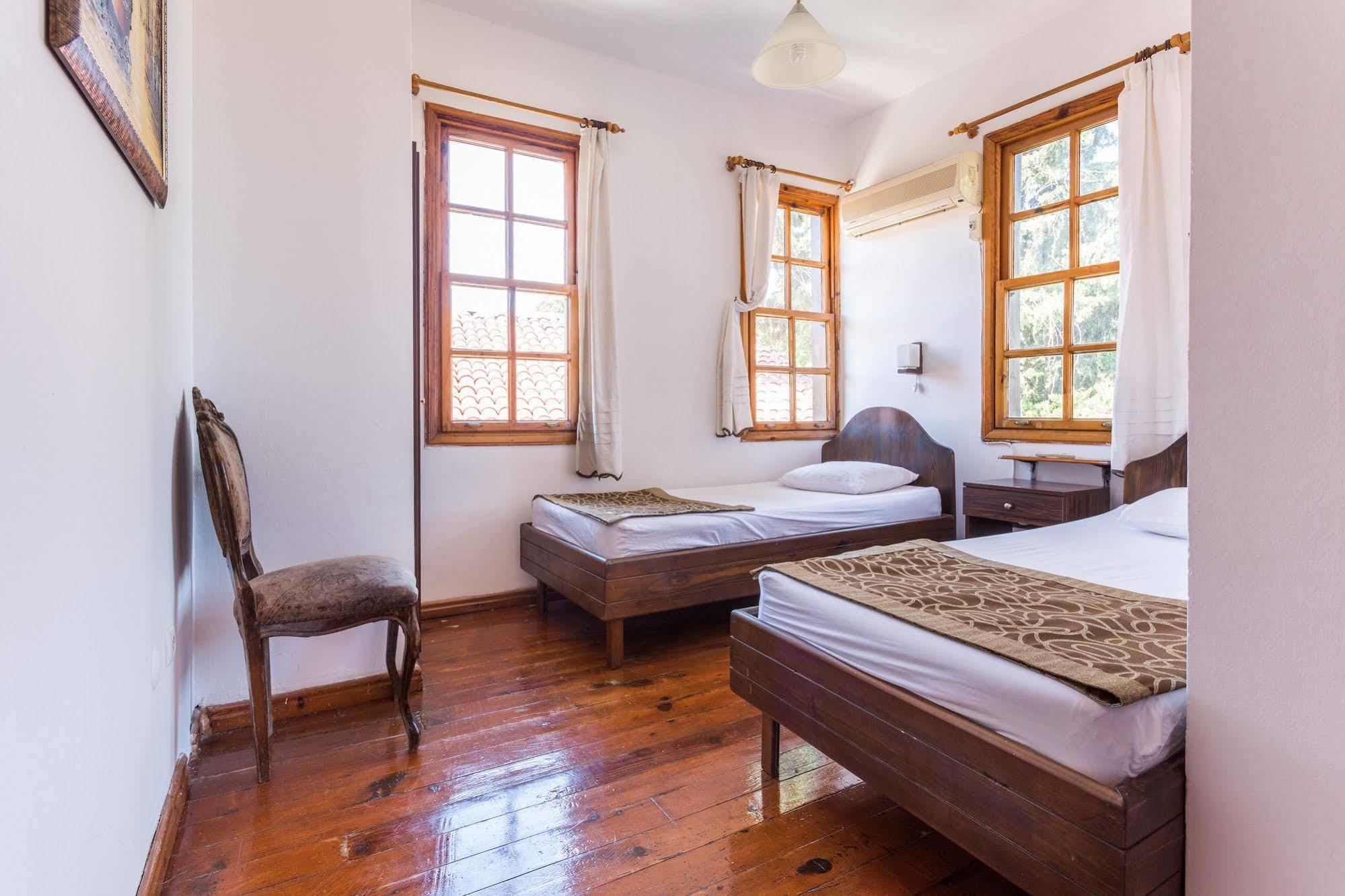 Mavi & Ani Pansiyon Antalya Exteriör bild